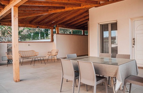 Cefalu Villa | Villa Laura with pool.