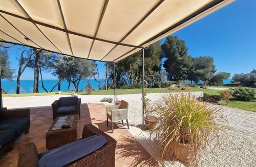 Cupra Marittima Villa | Villa Le Cupe - Luxury 5 Bedroom Villa With Pool by the Sea