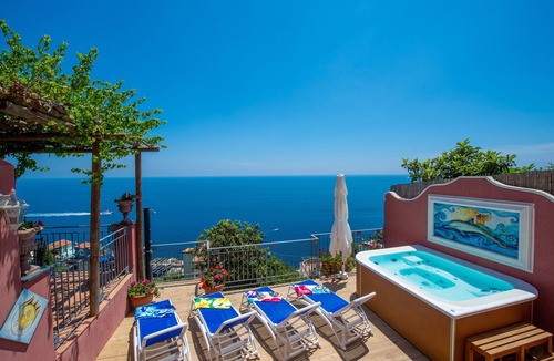 Praiano Villa | Villa 'Luxury Soleluna Con Jacuzzi' with Sea View, Wi-Fi and Air Conditioning