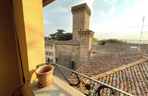 Lucignano House | Villa Panoramica | Pool, Gardens in Historic Town
