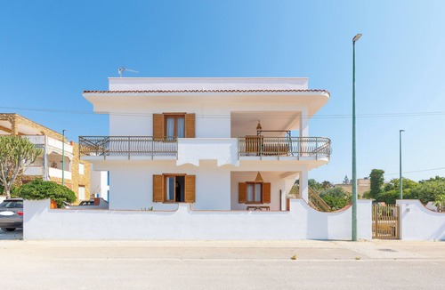 Castelvetrano Villa | Villa with garden far no more than 50 m from the beach