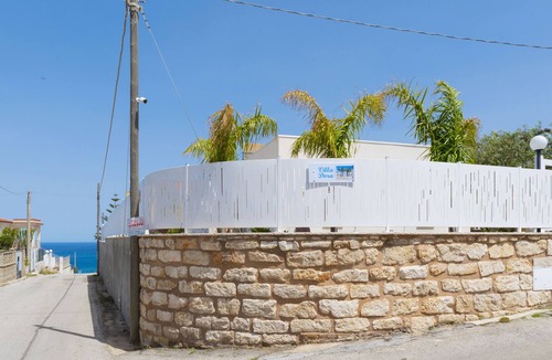 Alcamo Marina Villa | villa with pool near the beach
