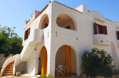 Mazara del Vallo Villa | Villino Sun, beachfront, with garden, wifi, climate, parking