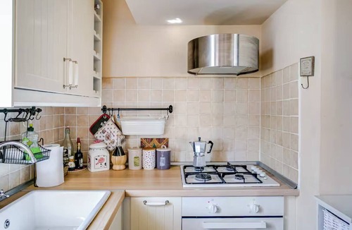 Montoro House | With family in Umbria - Borghetto Valtania - Villa with pool, garden and sauna