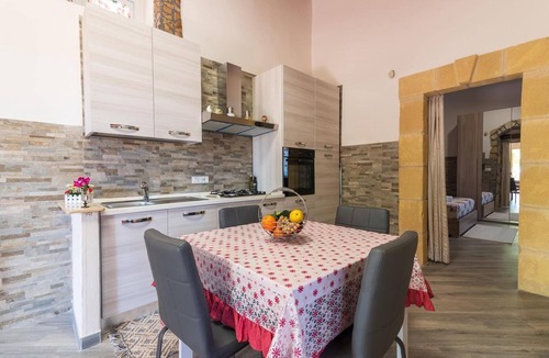 Carlentini House | With swimming pool, between Catania and Syracuse, the nerve center of eastern Sicily.