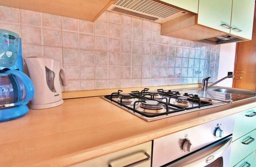Manerba del Garda Apartment | Wohnung in Solarolo mit privatem Parkplatz by Interhome