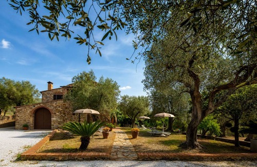 Campiglia Marittima Villa | Wonderful private villa for 8 people with A/C, WIFI, patio and pets allowed