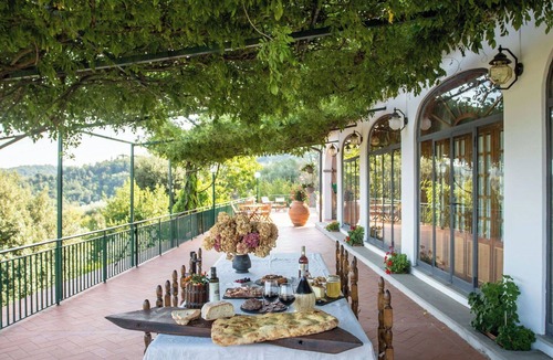 Carmignano Villa | Wonderful private villa for 12 people with WIFI, private pool, TV, patio and pets allowed