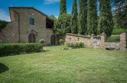 Bucine Villa | Wonderful private villa with WIFI, private pool, patio, pets allowed and panoramic view