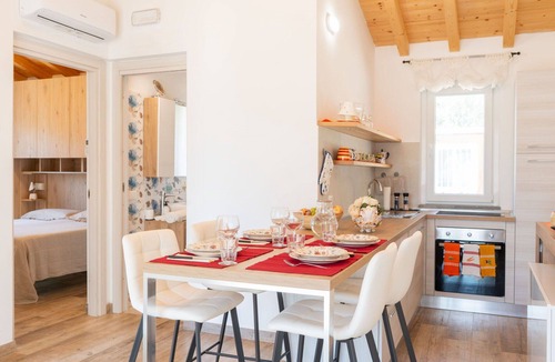 Vetralla House | Wonderful private villa for 3 people with A/C, pool, WIFI, TV, pets allowed and panoramic view