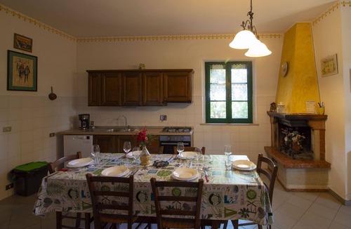 Cortona Villa | Wonderful private villa for 12 guests with private pool, A/C, WIFI, TV, terrace and pets allowed