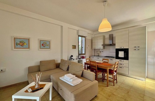Punta Braccetto Villa | Wonderful villa for 7 guests with WIFI, A/C, TV, patio, pets allowed and panoramic view