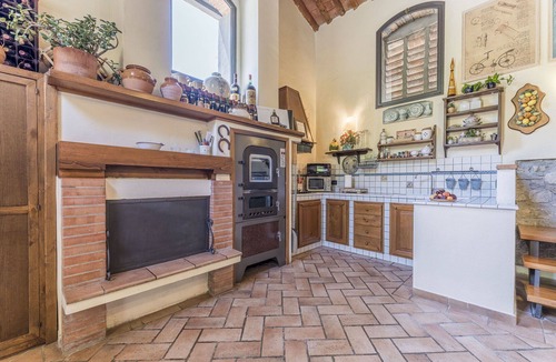 Vaiano Villa | Wonderful villa with WIFI, private pool, A/C, TV, veranda, pets allowed and panoramic view