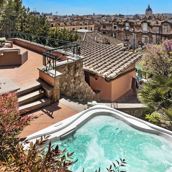 Villa in Rome with 3 bedrooms sleeps 8