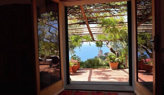1 villa and 2 annexes, garden pool, countryside and sea on the Maremma coast