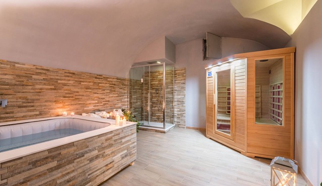 2 Apartments in Campo de Fiori with SPA and Jacuzzi