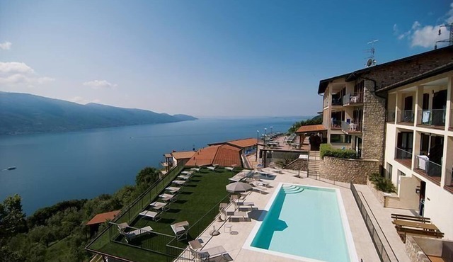 2 Room Apartment with lake view