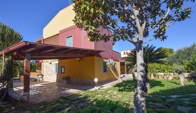 7 bedroom stunning home in Marina di Modica