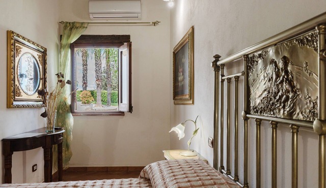 Agriturismo Ponte Calatrasi Room 'Relax 13' with shared pool, Wi-Fi and air conditioning