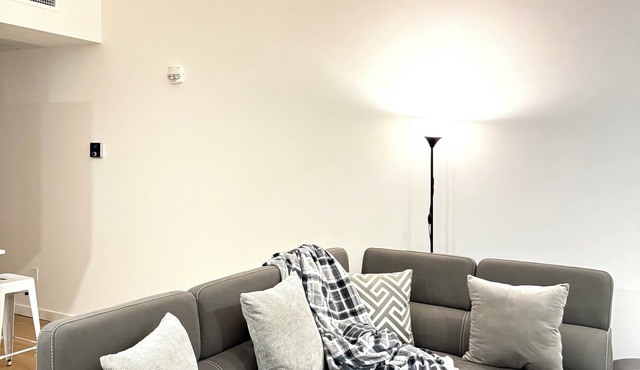 Ample 2-Bedroom with City Views Downtown in Edmonton