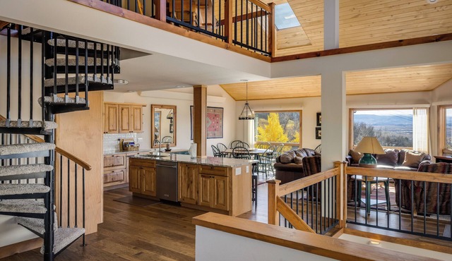 An Easy 3-minute, 150 Yard Walk to the Slopes! in Steamboat Spring