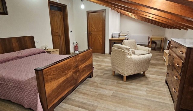 Apartment 'Casa Delia' with Shared Garden, Balcony and Wi-Fi