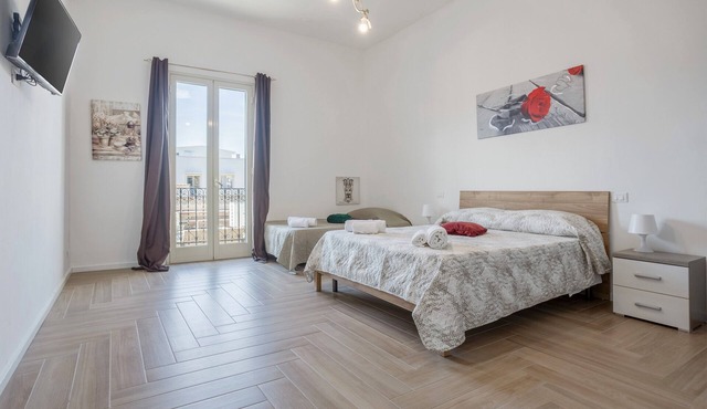 Apartment 'L'Incanto - Central Station' with Wi-Fi and Air Conditioning