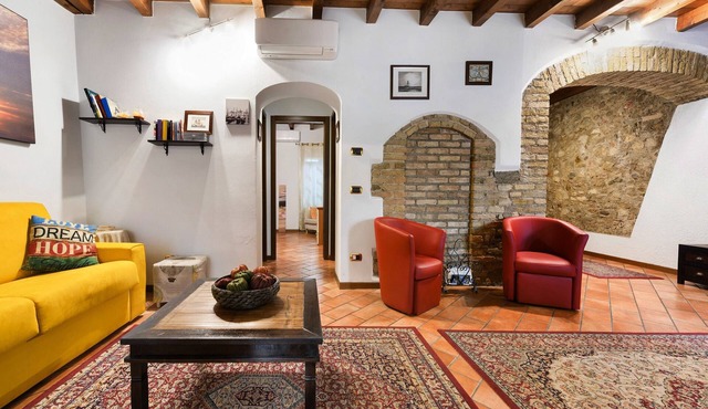 Apartment 'Laura' with Wi-Fi and Air Conditioning