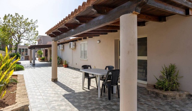 Apartment 'Oasi Lamia - 2' with Shared Pool, Wi-Fi and Air Conditioning