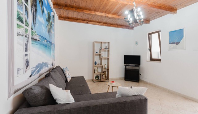 Apartment 'Perla Marina Primo Piano' with Balcony, Wi-Fi and Air Conditioning