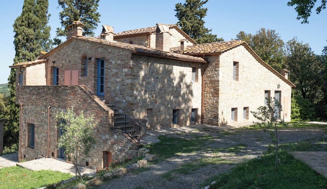 Apartment surrounded by greenery near San Gimignano and Volterra