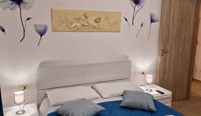 At 5 minutes from the airport fiumicino/roma ,single house 50 sqm , with garden.