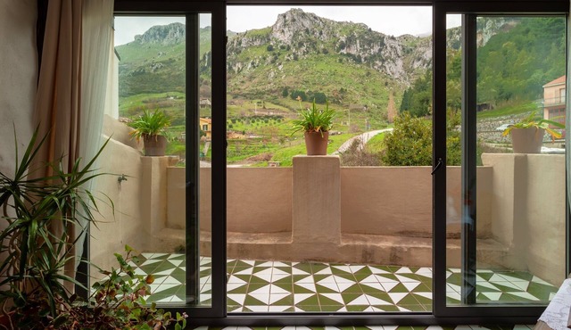 Authentic Sicilian house in village 20 km from the sea