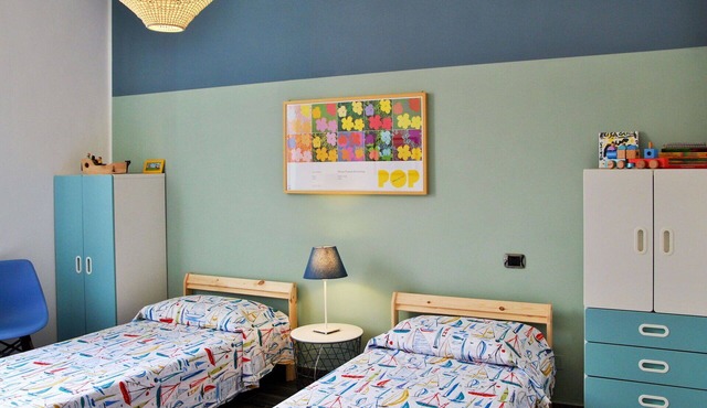 Beautiful apartment for 4 guests with WIFI, A/C, balcony and pets allowed