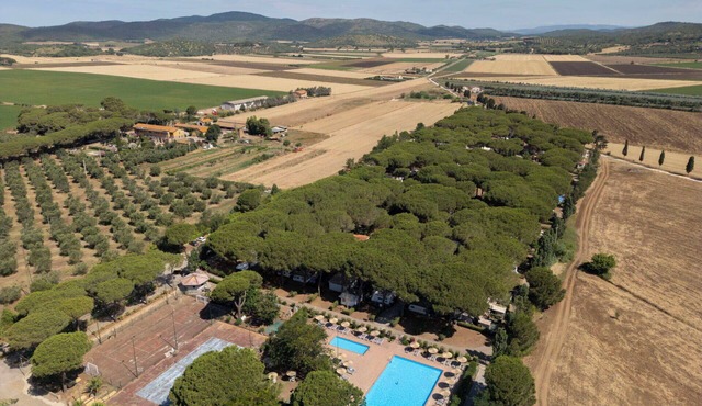 Beautiful apartment in villa for 5 people with pool, A/C, WIFI, terrace and pets allowed