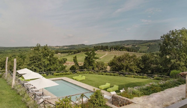 Beautiful private villa for 12 people with A/C, private pool, WIFI, close to Greve In Chianti