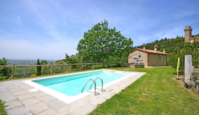Beautiful private villa with WIFI, private pool, A/C, TV, terrace, panoramic view, close to Cortona