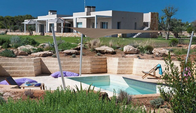 Beautiful private villa for 8 people with private pool, A/C, WIFI and TV