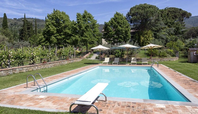 Beautiful private villa with private pool, A/C, WIFI, TV, patio, panoramic view, close to Cortona