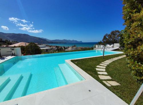 Beautiful View, Heated pool