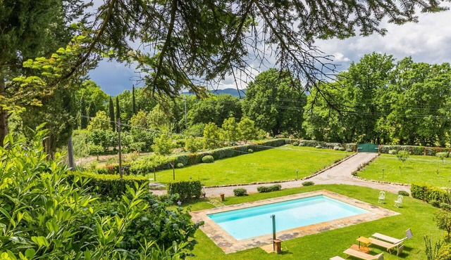 Beautiful villa for 5 guests with private pool, WIFI, TV, terrace, pets allowed and panoramic v.
