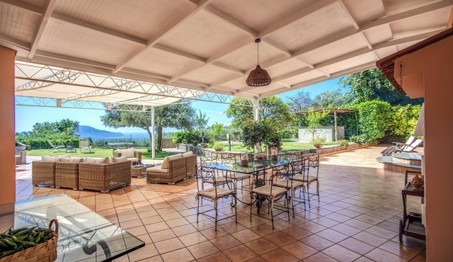 Campanella Villas Gardens Pool Superview