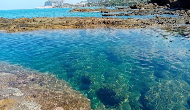 Cefalù "La Maddalena 29 Bi-vano" with private access to the sea, sleeps 2 + 2