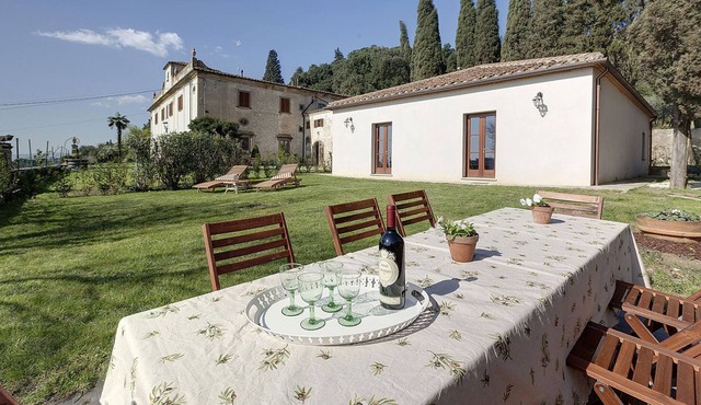 Charming residence in countryside just outside Florence!