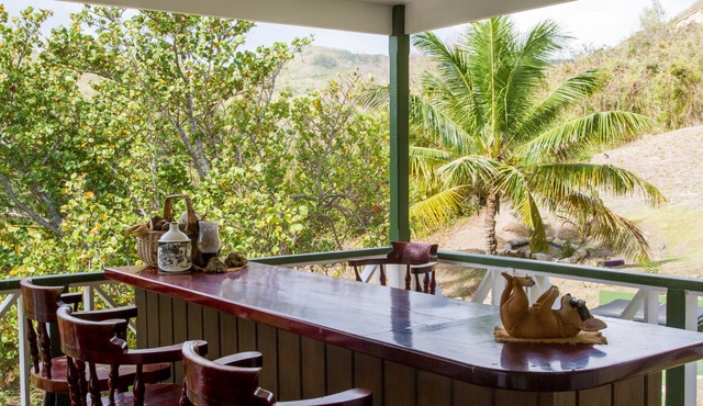 Charming "Tree Tops" House in Cattlewash