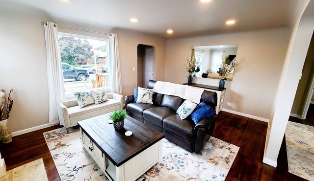 Charming updated 4BD in Central Location in Spokane