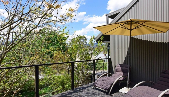 Cloudsong Chalet 2 - Close to the village centre! in KANGAROO VALLEY