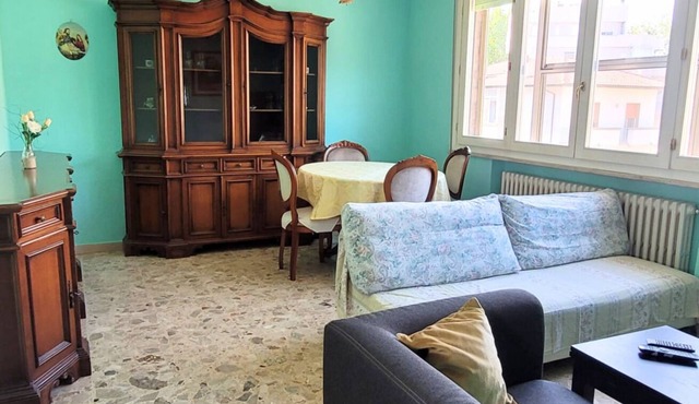 CN047 - Cesenatico, spacious four-room apartment with veranda