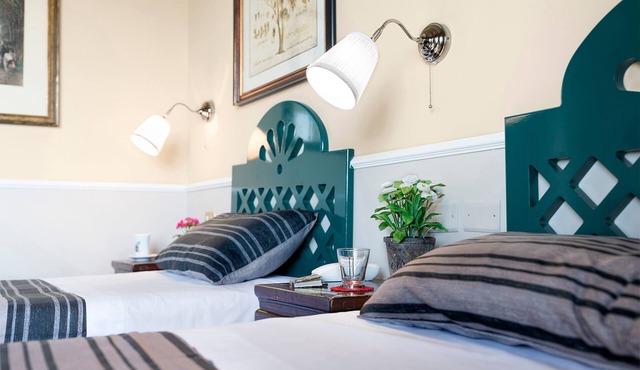 Colony Hotel