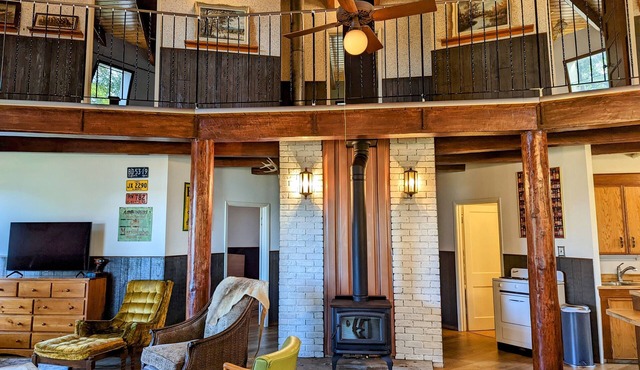 Conjuring Creek Cabin on Wizard Lake in Leduc county